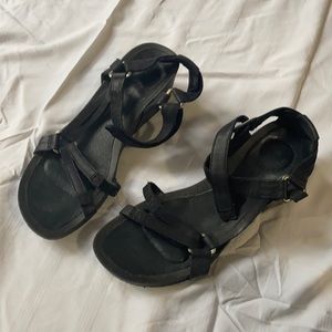 Teva wedges
